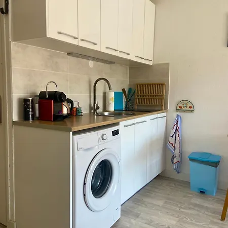 A 200 M De La Renove Avec Loggia דירה *