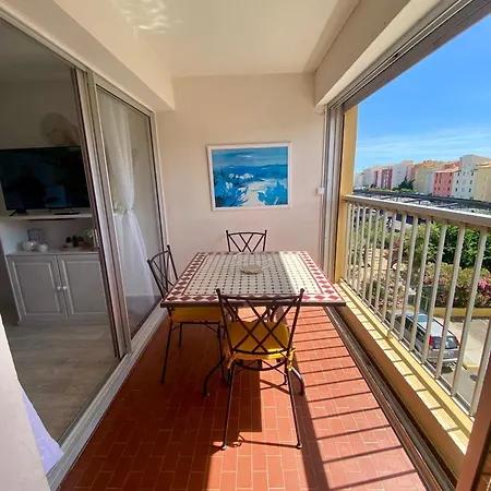 A 200 M De La Renove Avec Loggia *