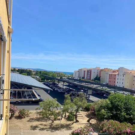 A 200 M De La Renove Avec Loggia אגדה
